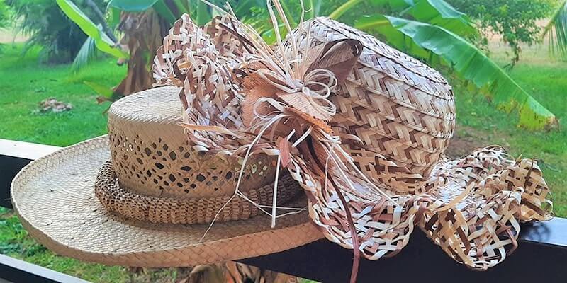 chapeau-tresse-en-pandanus.jpeg (76 KB)