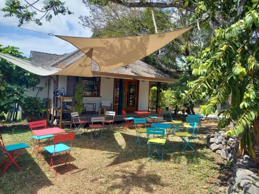 le-ma'a-dans-le bocal-salon-the-moorea 2.jpg (120 KB)